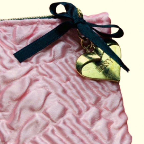 Ipsy Glam Bag February 2024 Elegant Pink Textured Women's Cosmetic Bag - Picture 7 of 7